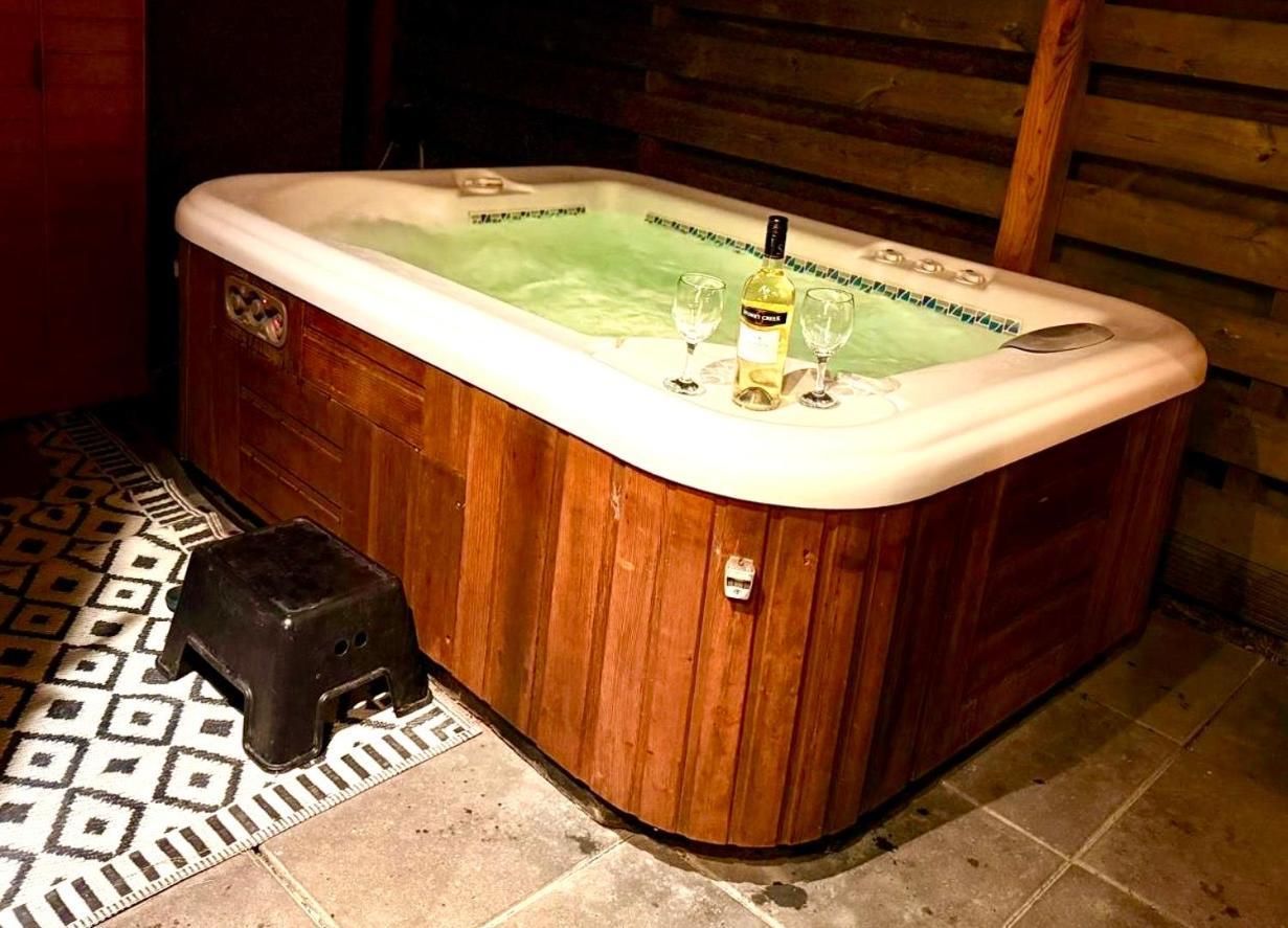 Tiny House With Sauna & Jacuzzi Near Amsterdam Vijfhuizen 外观 照片